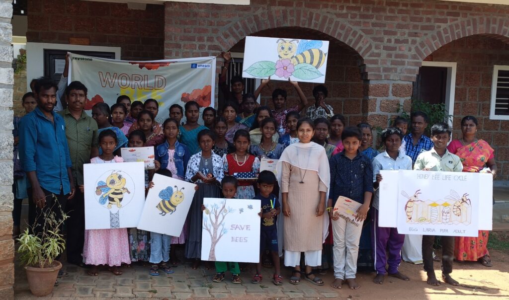 Bee day celibration in Pillur group photo Pc Nithya