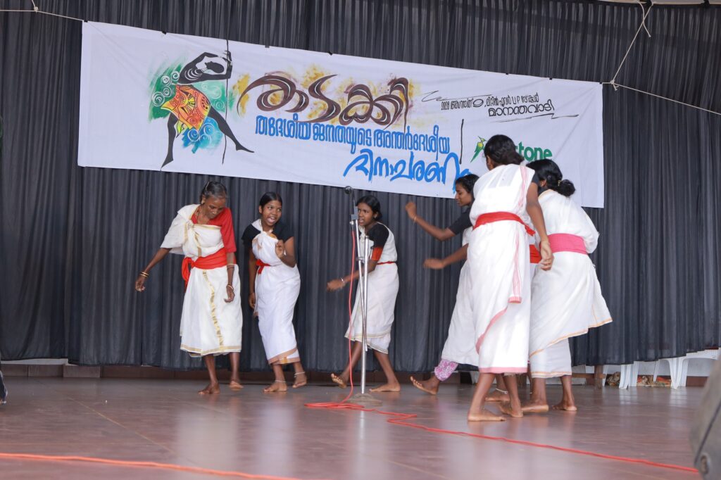 Art form Vattakali by Paniya Community